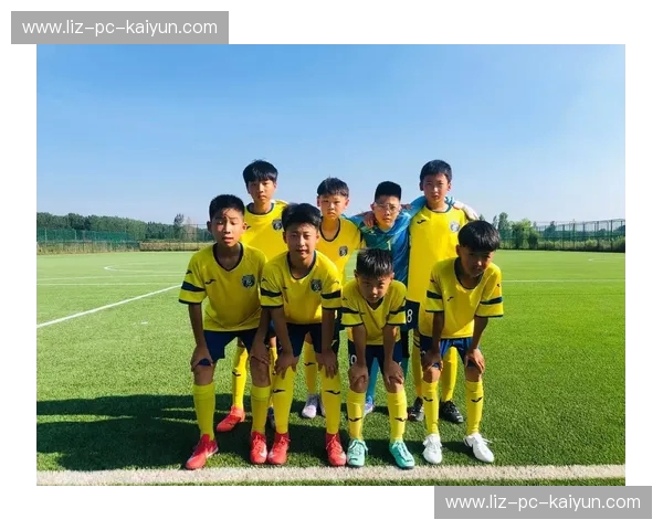 绿城与申鑫：一场绿茵场上的宿命对决，点燃足球激情